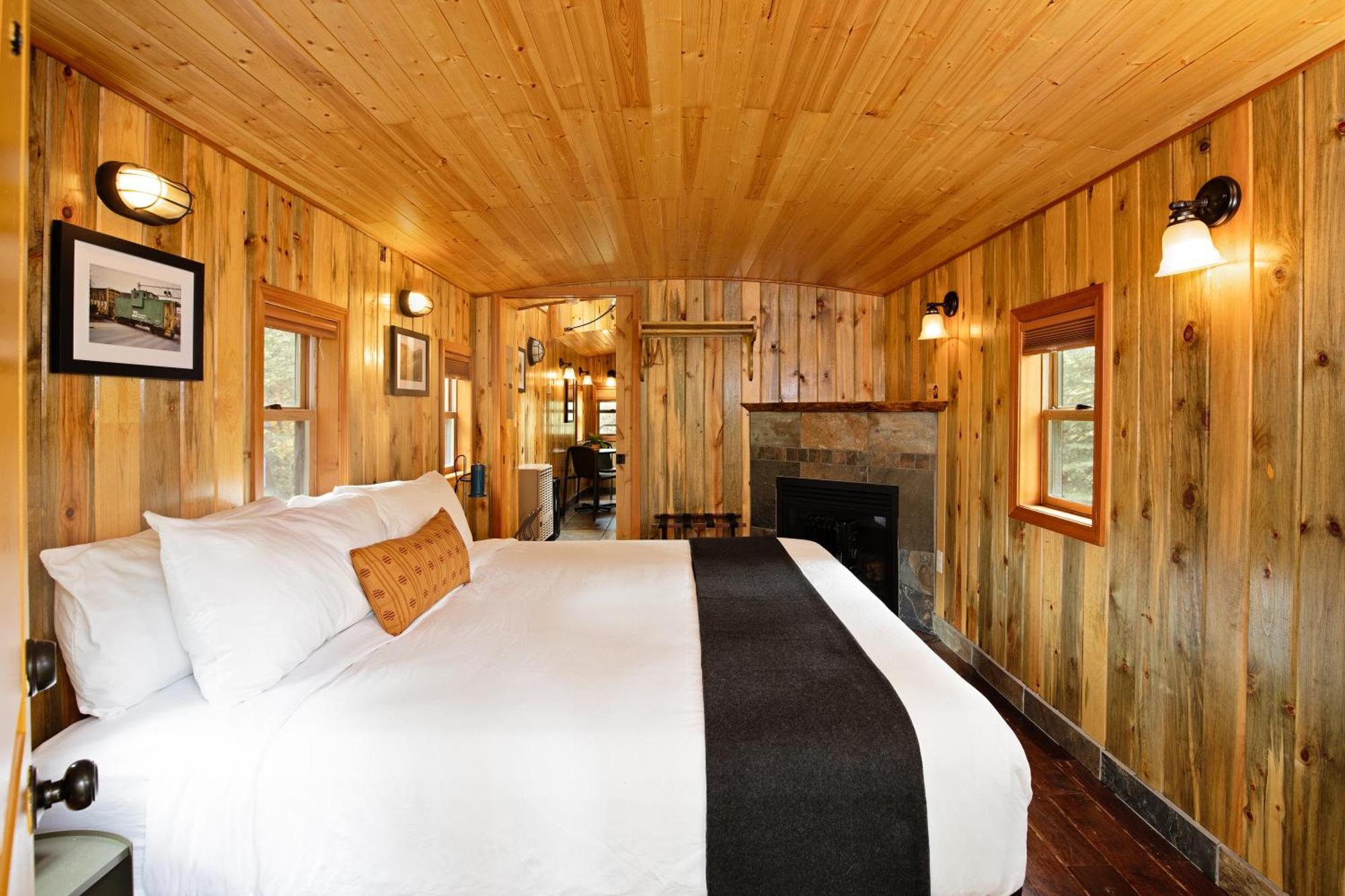 Loge Glacier National Park Essex エクステリア 写真