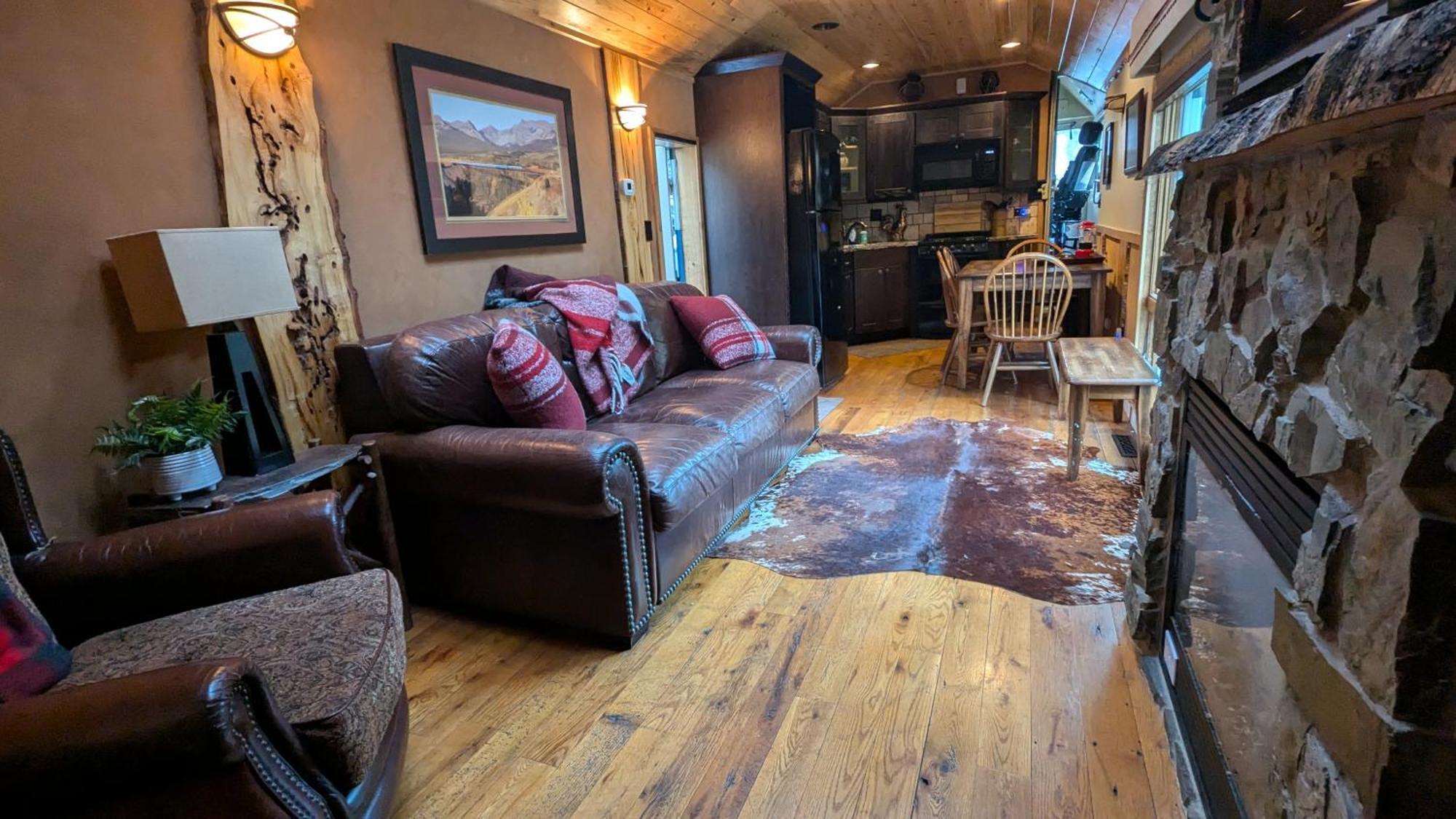 Loge Glacier National Park Essex 部屋 写真